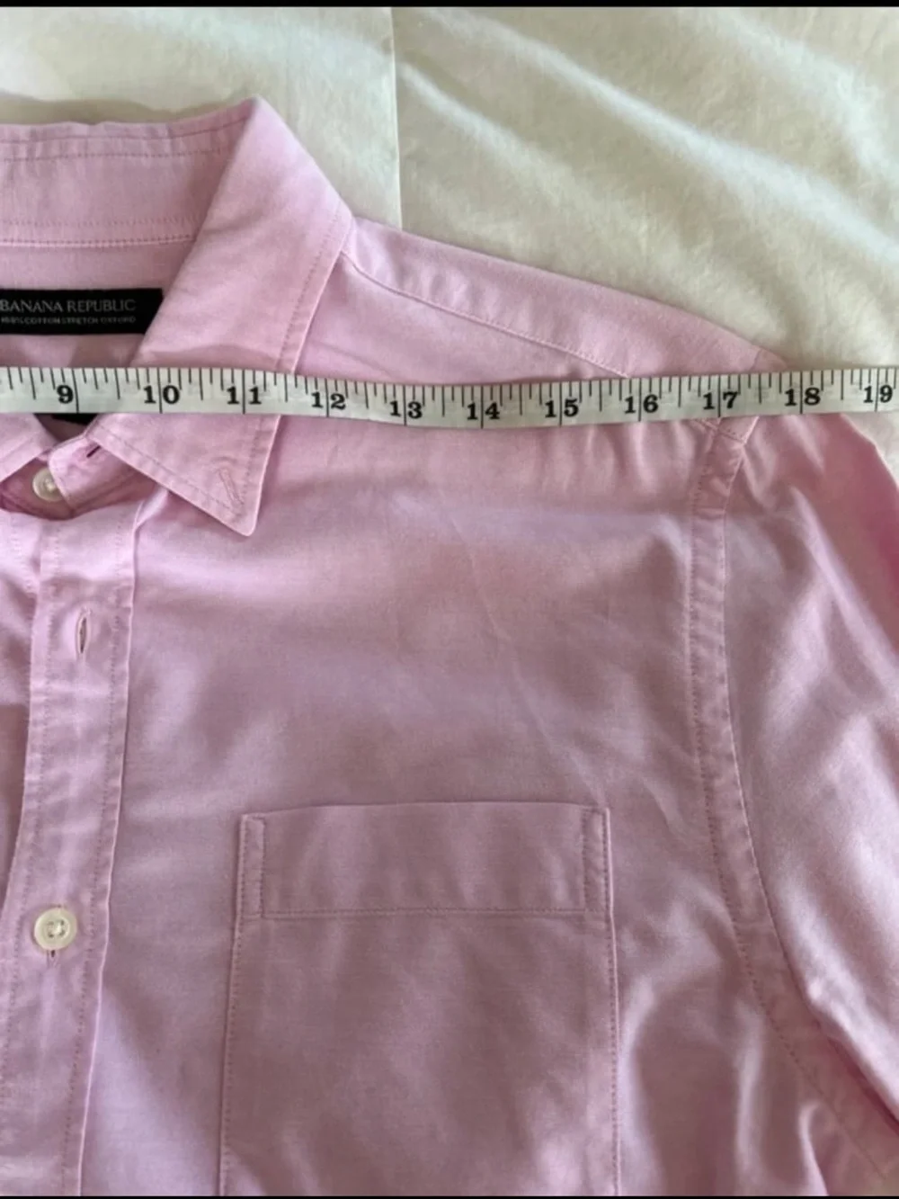 Banana Republic Men's Grant Fit Light Pink Button-Down Dress Shirt. Size Smal